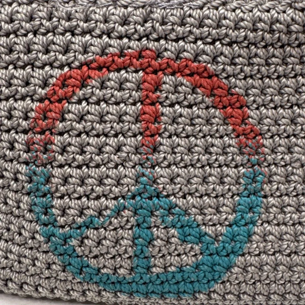 The Sak Wristlet Purse Clutch Boho Crochet Strap Zipper Pocket Grey Peace